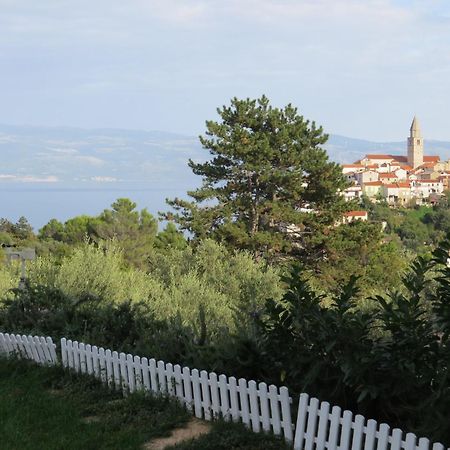 Apartmani Mariosa Vrbnik Exterior photo